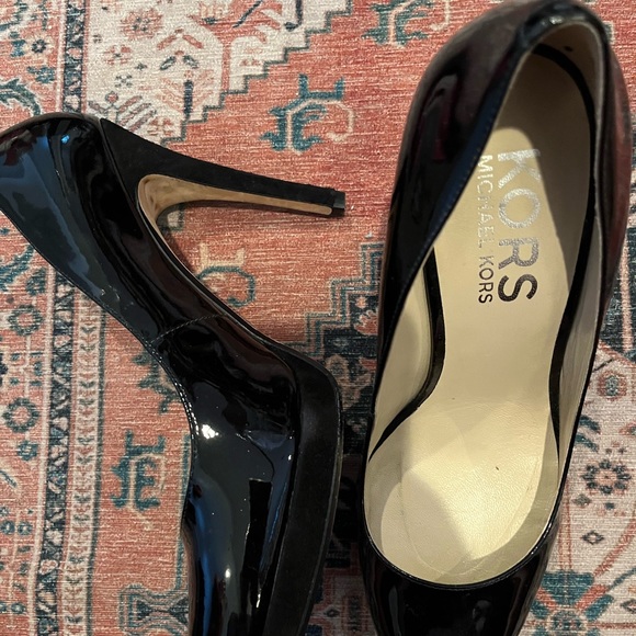 Patent leather MK heels! - Picture 2 of 3